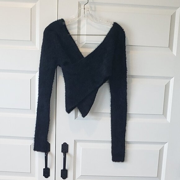 NWT: Elan Off the Shoulder Crisscross Sweater Size Small - Picture 3 of 8